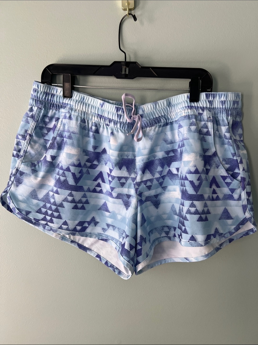 Light Blue Geometric Athletic Shorts with Elastic Waist